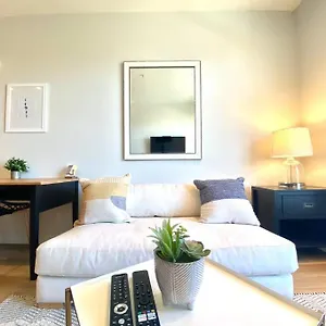 https://lovely-brand-new-condo.hotels-victoria.net