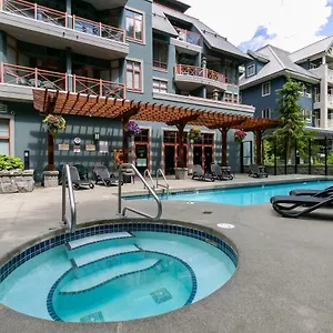 https://alpenglow-lodge-by-mountainview.hotels-of-whistler.com