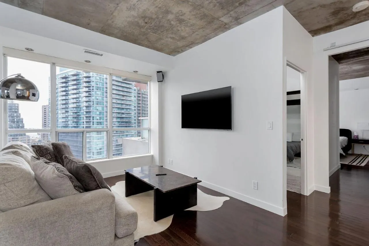 Apartment 2 Bedroom Suite W Terrace And Parking! Toronto