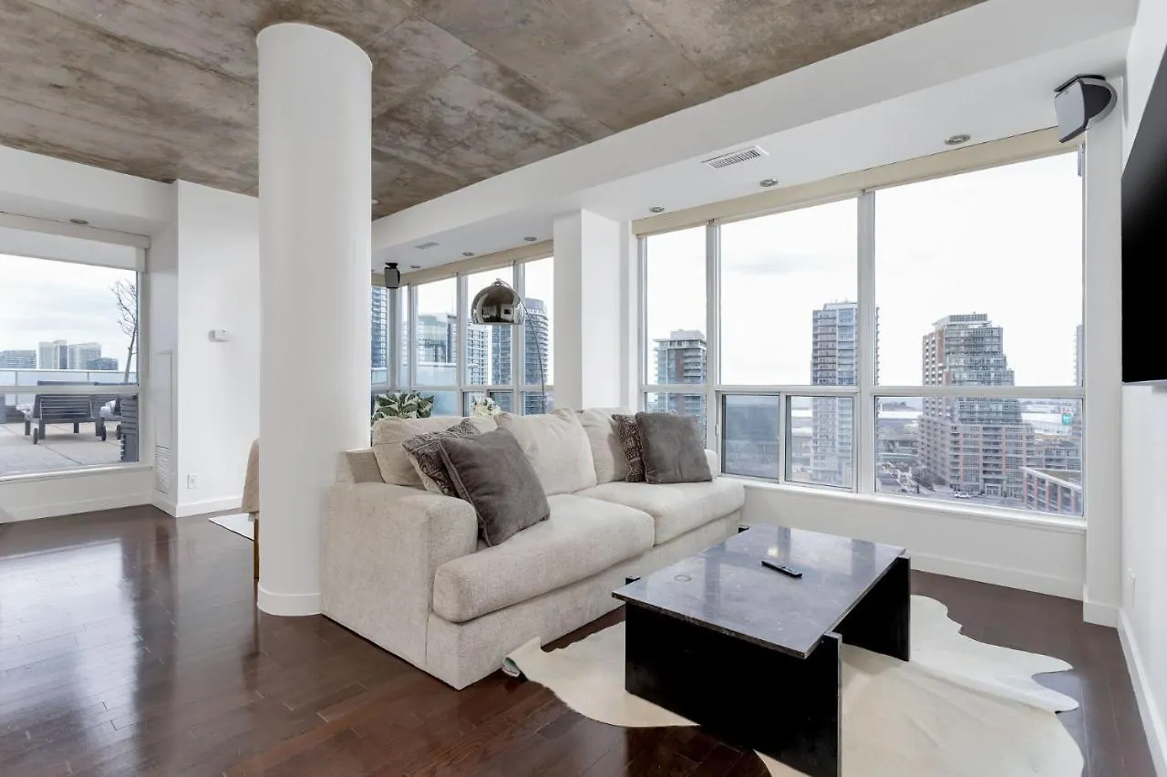 2 Bedroom Suite W Terrace And Parking! Toronto 0*,