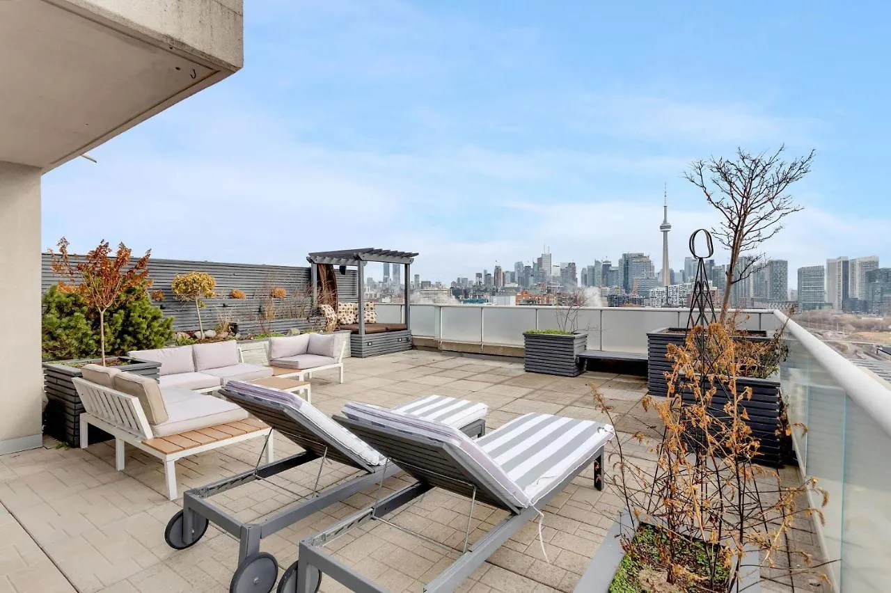 Apartment 2 Bedroom Suite W Terrace And Parking! Toronto Canada