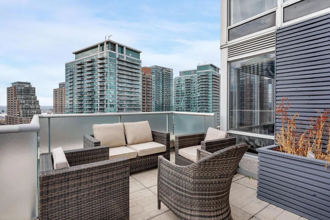 Apartment 2 Bedroom Suite W Terrace And Parking! Toronto