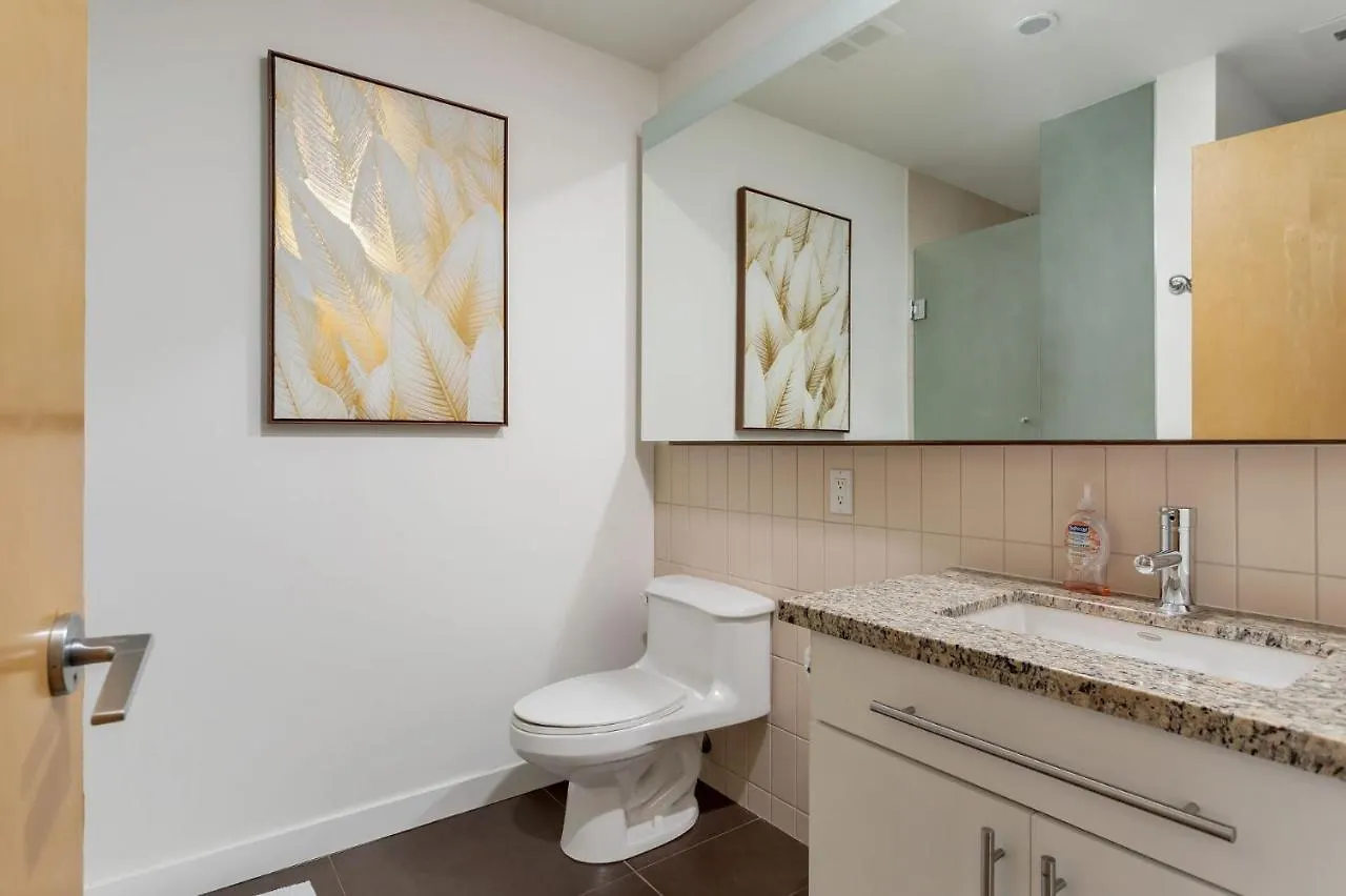 2 Bedroom Suite W Terrace And Parking! Toronto Apartment