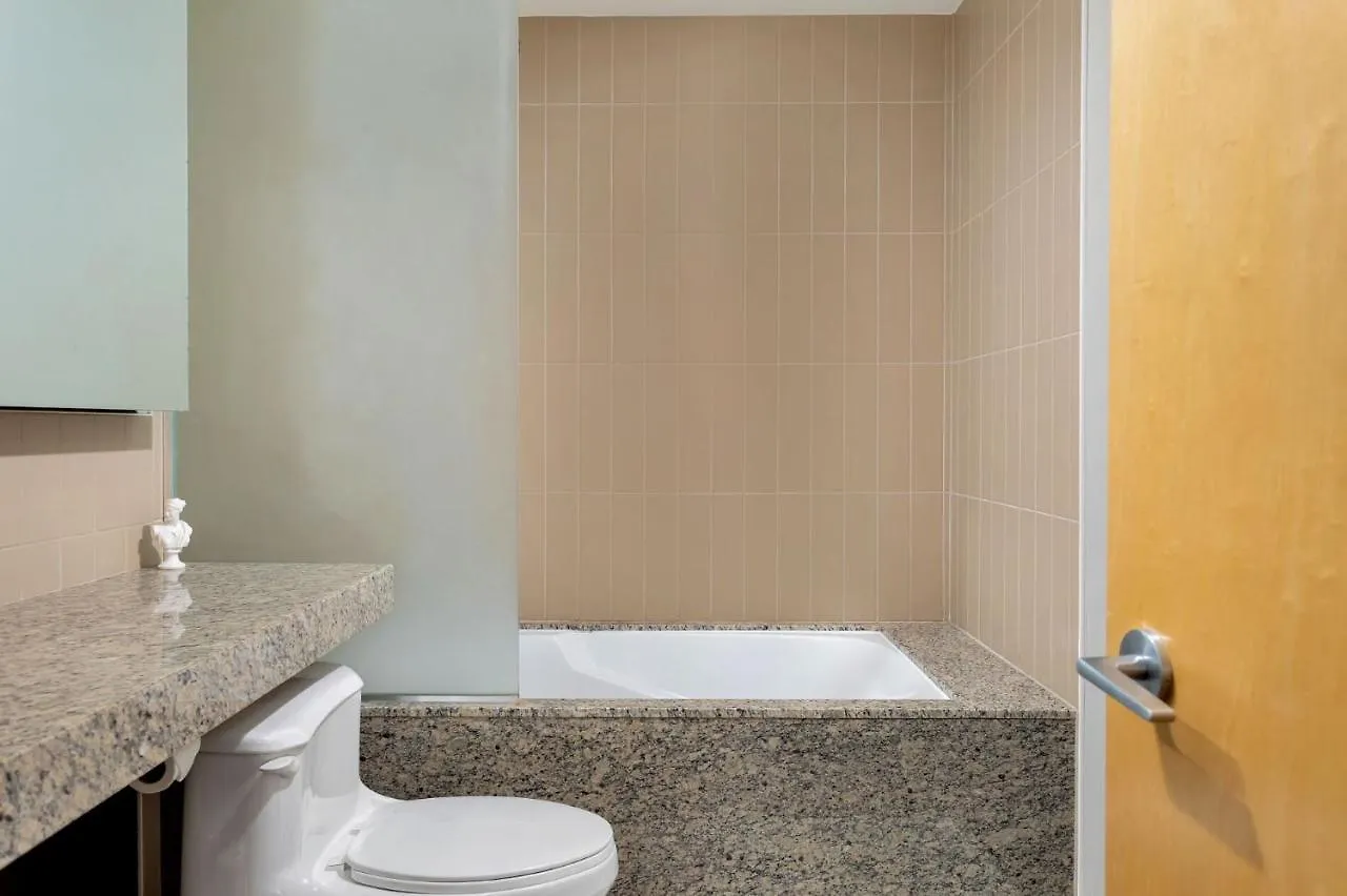 Apartment 2 Bedroom Suite W Terrace And Parking! Toronto Canada