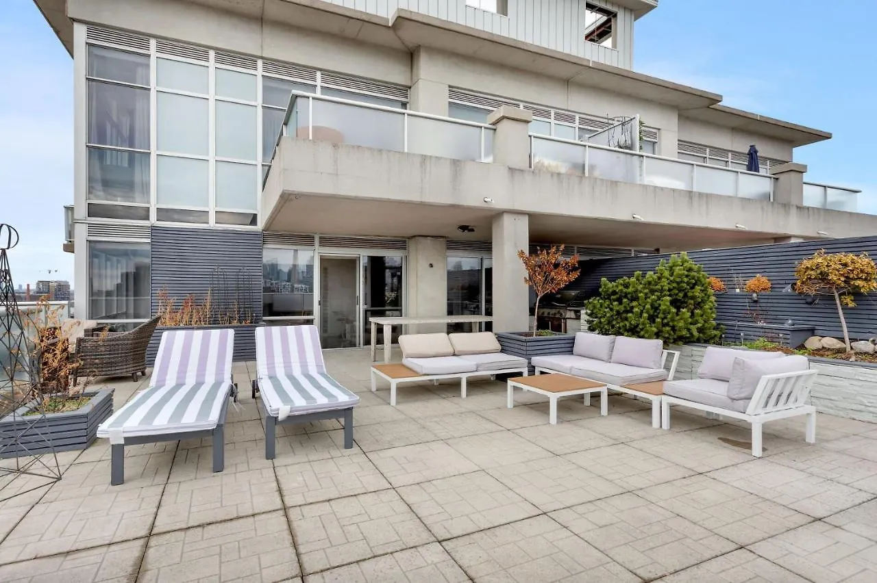 2 Bedroom Suite W Terrace And Parking! Toronto Apartment