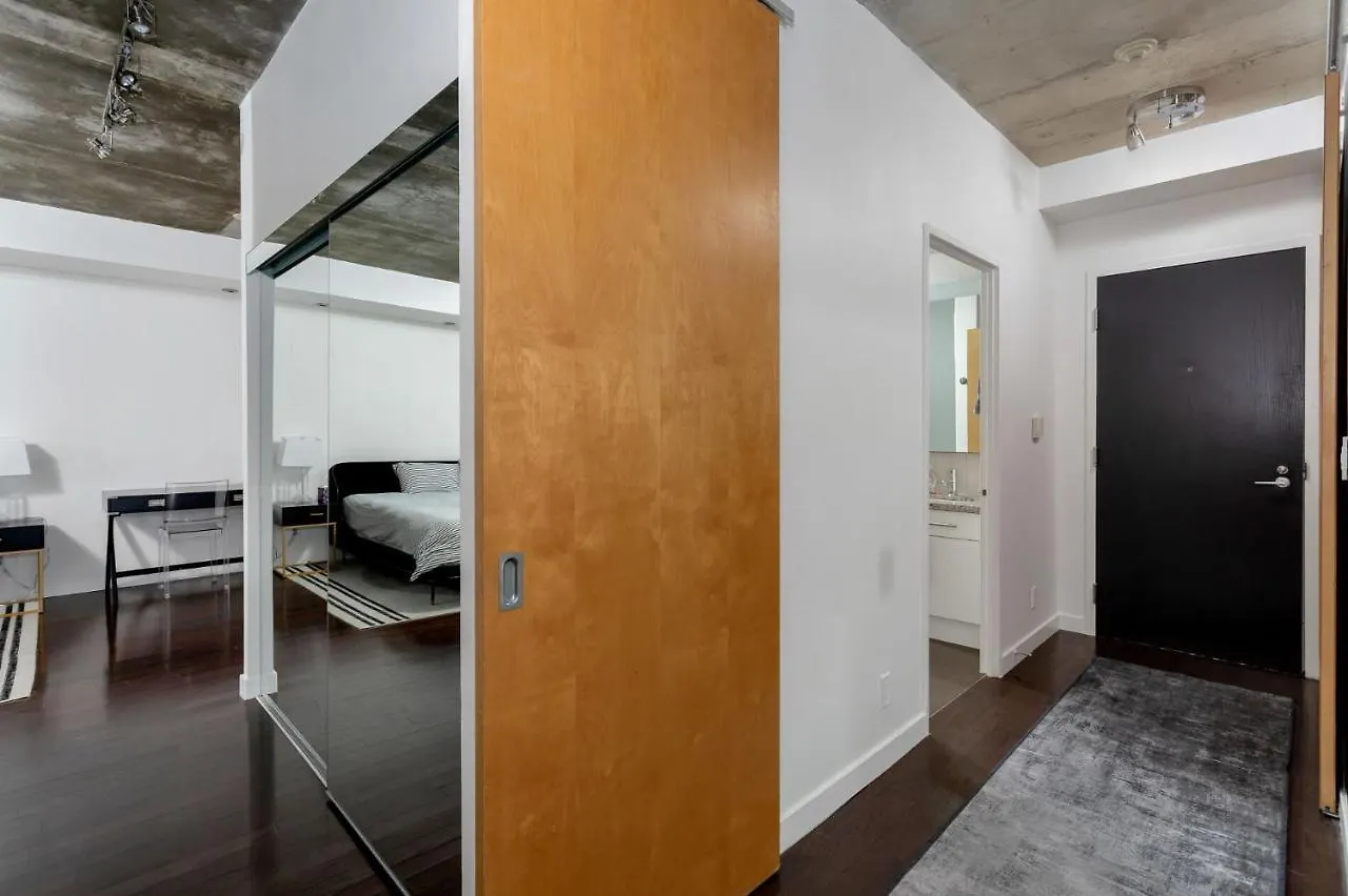 2 Bedroom Suite W Terrace And Parking! Toronto Apartment