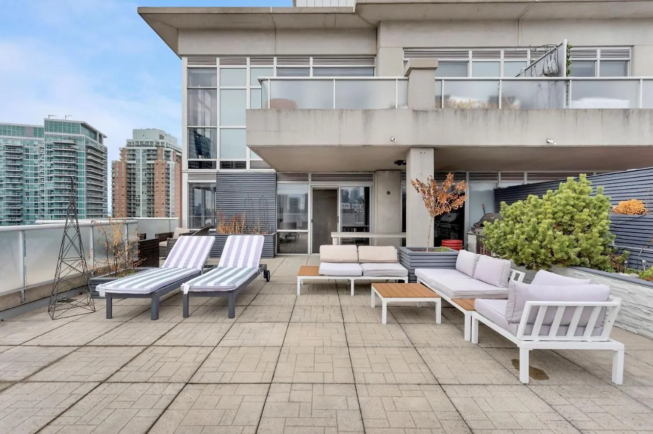 2 Bedroom Suite W Terrace And Parking! Toronto Apartment